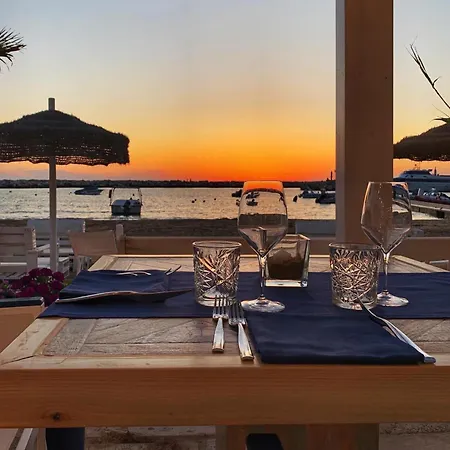 Marina Bay Sea Relais Couette-café *