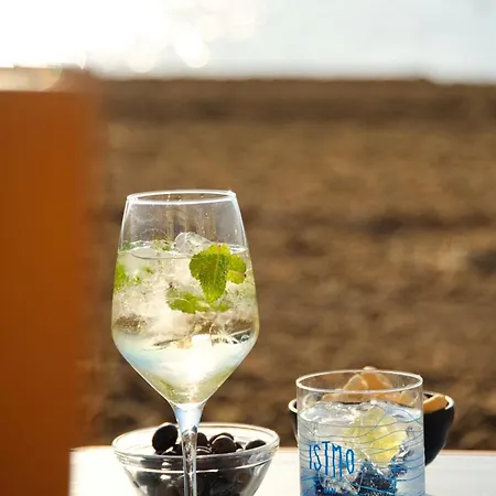 Marina Bay Sea Relais Couette-café *